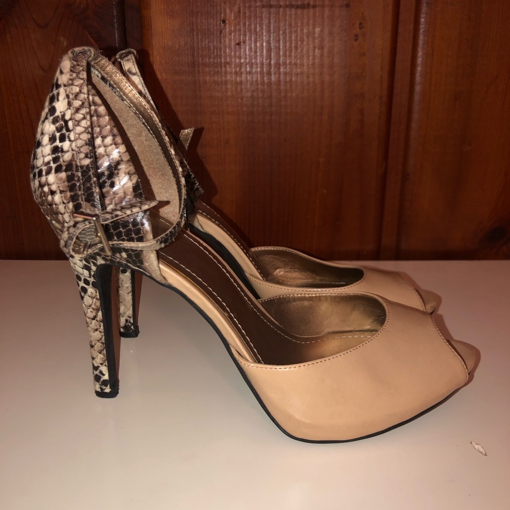 BcBG heels